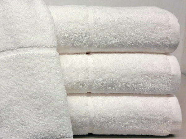 toallones blancos para hotel